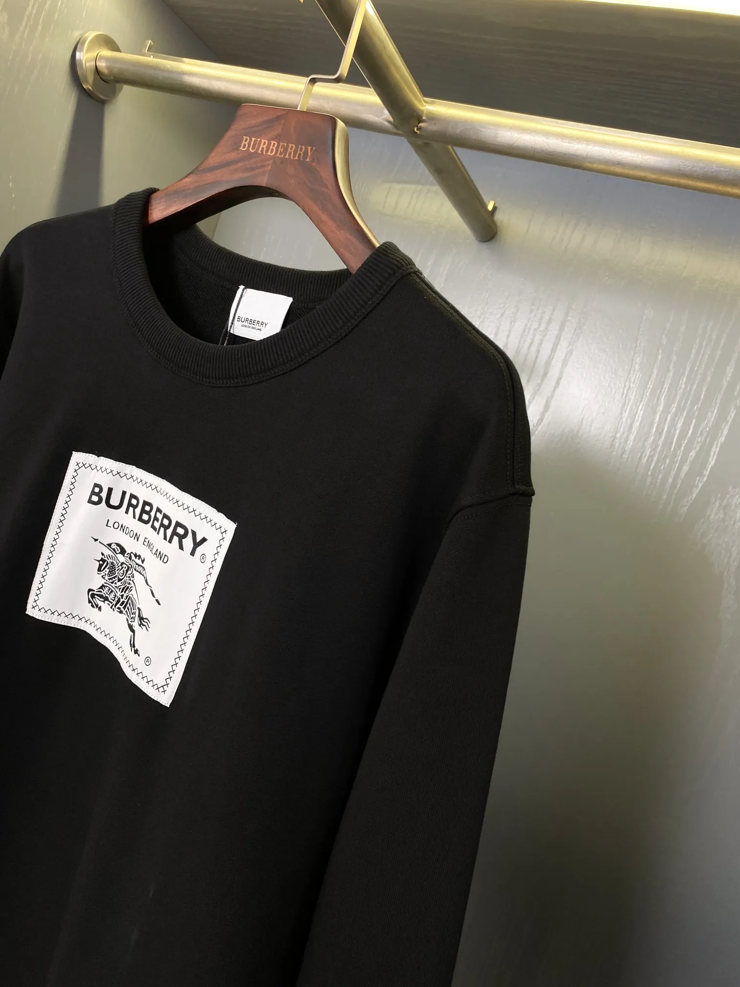 🅱️ Prorsum 【BUR ， 】【In Stock 】 ！BUR ， 、 Same Style ，Versatile ！ BUR ， Classic ， 。 ， Burberry 。 "Prorsum"， " "。 zg ， ， ！ BUR ， ！！ ， 680 ， ， ， ，Breathable ！ 。 ， ， ！！ ， 。OV ， 。 ， ， ！！ ， In Stock， ， ！ ， ， ！！ Sizes S、M、L、XL、XXL